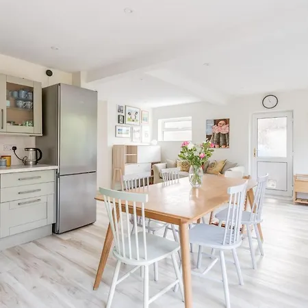 Pass The Keys Modern 2 Bed Family Tatil Evi