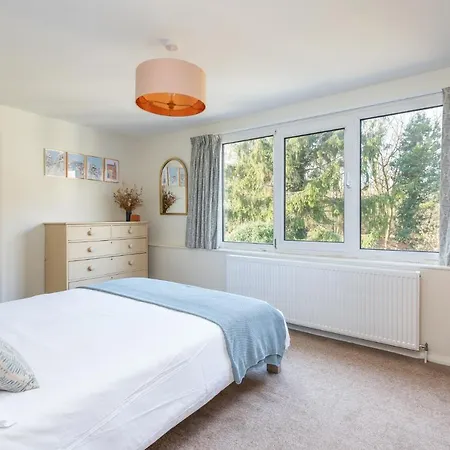 Pass The Keys Modern 2 Bed Family