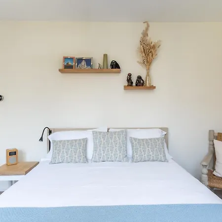 Pass The Keys Modern 2 Bed Family