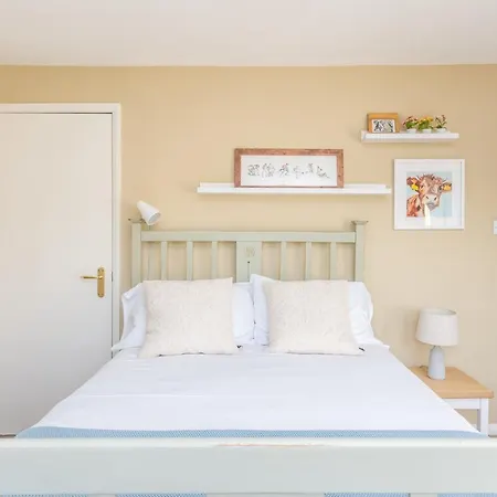 Pass The Keys Modern 2 Bed Family Holiday home York