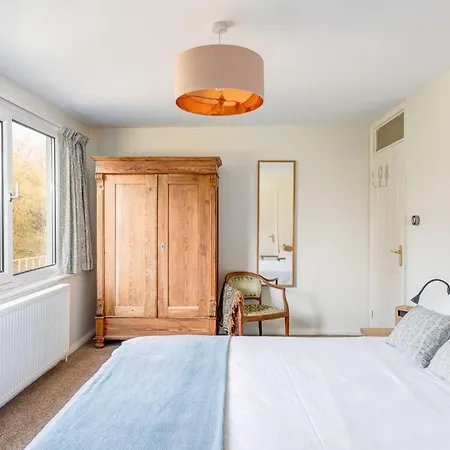 Pass The Keys Modern 2 Bed Family