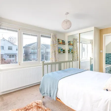 Pass The Keys Modern 2 Bed Family Holiday home *