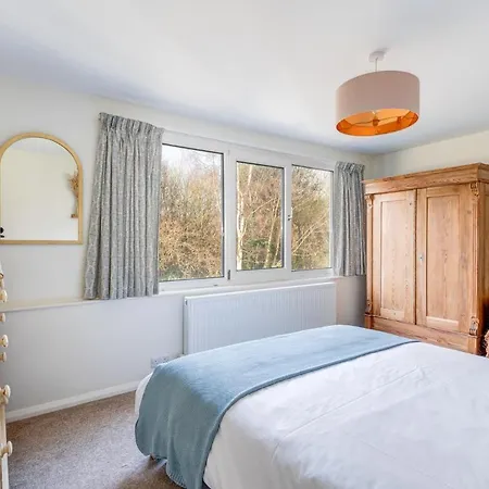 Pass The Keys Modern 2 Bed Family