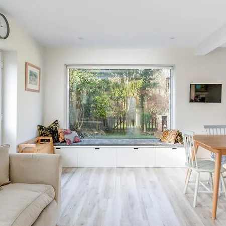 Pass The Keys Modern 2 Bed Family Holiday home *